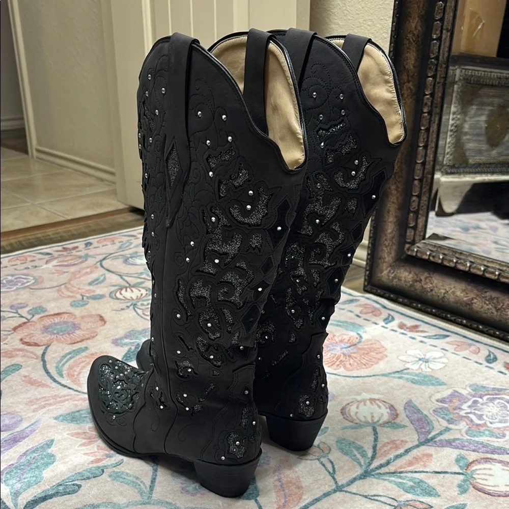 Silver and Black Embellished Women's Cowboy Boots - Picture 8 of 14